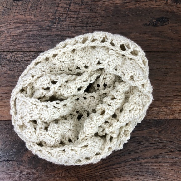 Handmade Infinity Scarf - Hand Knitted - One Size - Picture 3 of 8